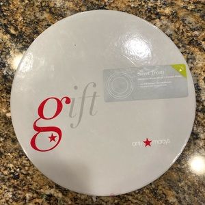 Sweet Treats Rebecca Moses Dessert plates (4)